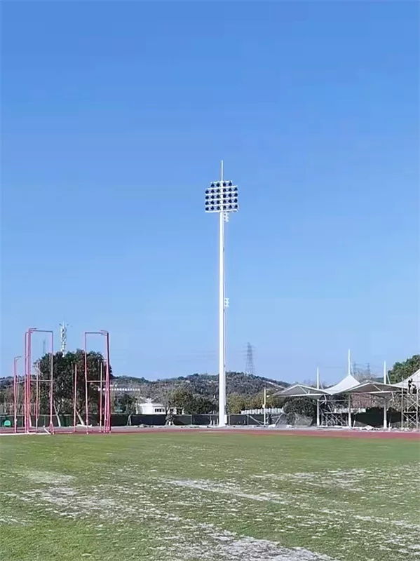 20220310溫州大學(xué)亞運會訓(xùn)練場35米28800W爬梯式高桿燈-1